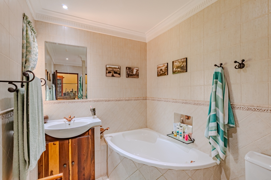 6 Bedroom Property for Sale in Pecanwood Estate North West